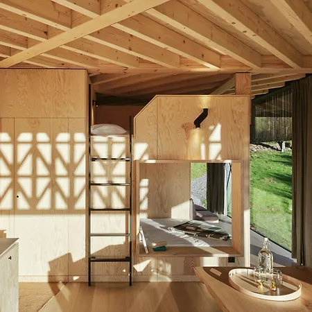 Hutstuf - The Weasel&hottub Ferienhaus