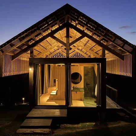 بيت للعطل Hutstuf - The Weasel & Hottub *