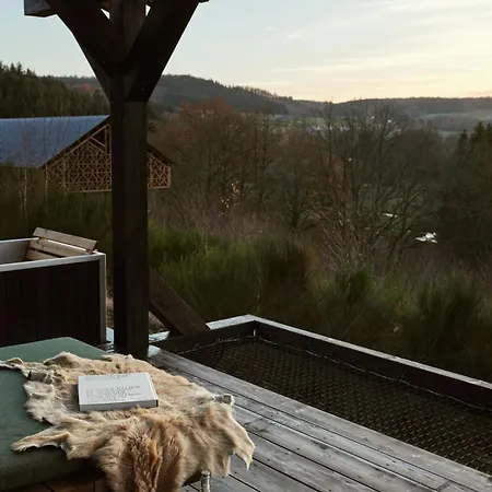 Ferienhaus Hutstuf - The Weasel&hottub Bertogne