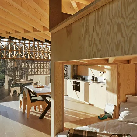 Hutstuf - The Weasel & Hottub * Bertogne