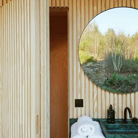 Hutstuf - The Weasel&hottub Ferienhaus
