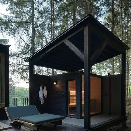 Hutstuf - The Weasel&hottub Ferienhaus *