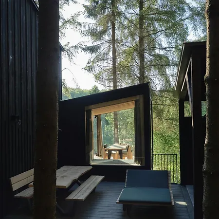 Hutstuf - The Weasel&hottub Ferienhaus